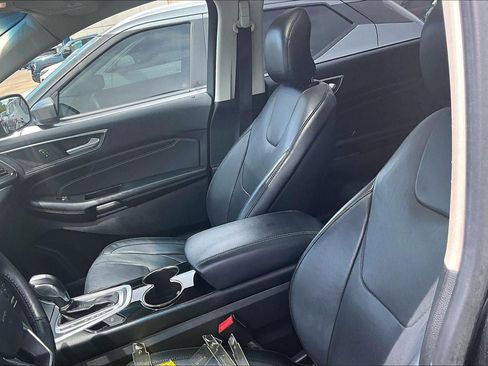 Used 2017 Ford Edge Titanium w/ Equipment Group 301A AWD/4WD image 19