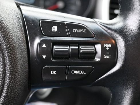 Used 2018 Kia Sorento LX image 16