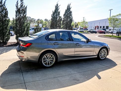 Used 2023 BMW 330i xDrive Sedan w/ Driving Assistance Package image 11
