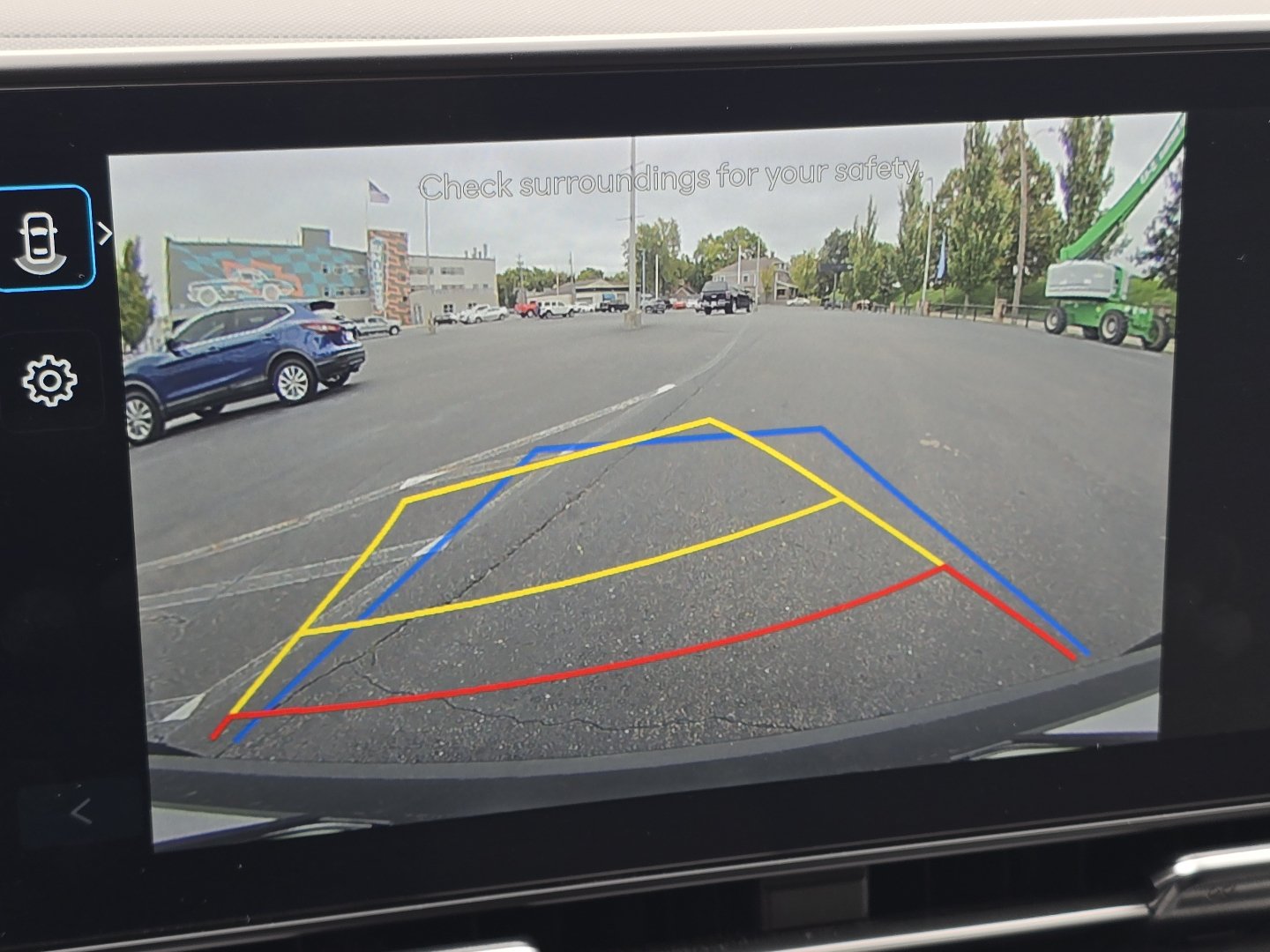 Used 2024 Hyundai Kona SEL FWD image 4