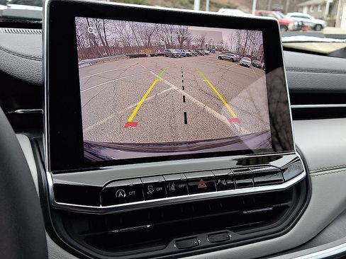 Certified 2025 Jeep Compass Limited AWD/4WD image 18