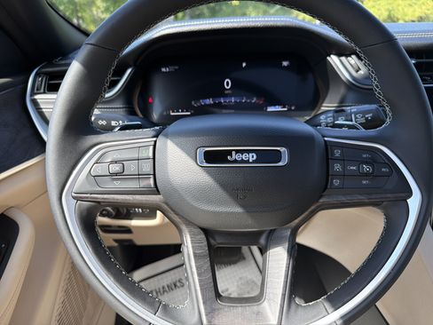 Certified 2024 Jeep Grand Cherokee L Limited w/ Luxury Tech Group II AWD/4WD image 6