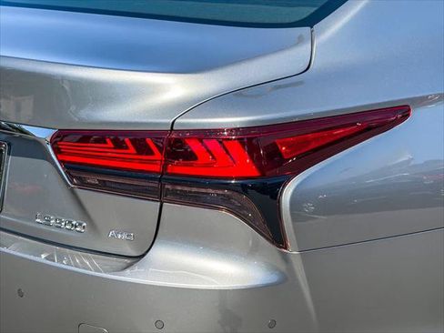 Certified 2025 Lexus LS 500 AWD w/ Luxury Package image 8