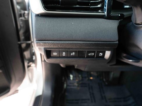 Used 2025 Toyota Camry LE image 11