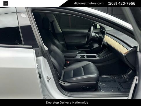 Used 2021 Tesla Model 3 Performance image 19
