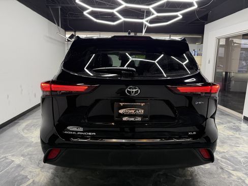 Used 2026 Toyota Highlander XLE image 4
