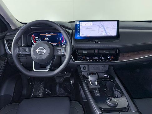 Certified 2024 Nissan Rogue Platinum image 43