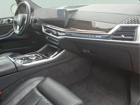 Used 2025 BMW X5 xDrive50e image 26