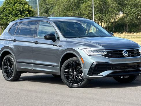 Used 2022 Volkswagen Tiguan SE R-Line AWD/4WD image 1