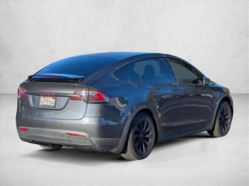 Used 2016 Tesla Model X 75D image 5