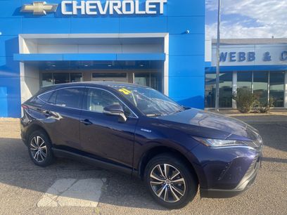 Used 2021 Toyota Venza LE w/ Carpet Mat Package (TMS)