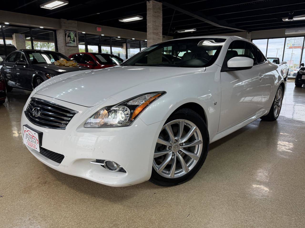 Used 2014 INFINITI Q60 Convertible w/ Premium Package RWD image 3