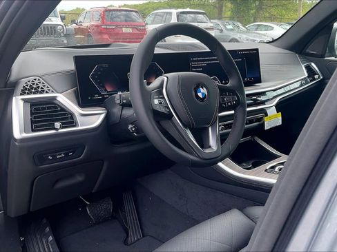 New 2026 BMW X5 xDrive40i w/ M Sport Package AWD/4WD image 9