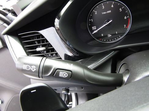 Used 2023 Buick Envision Essence AWD/4WD image 10