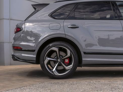 Certified 2025 Bentley Bentayga AWD/4WD image 11