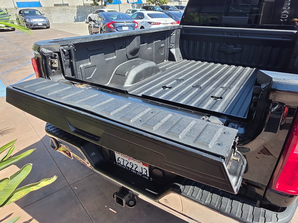 Used 2022 Chevrolet Silverado 3500 LTZ w/ LTZ Plus Package AWD/4WD image 18