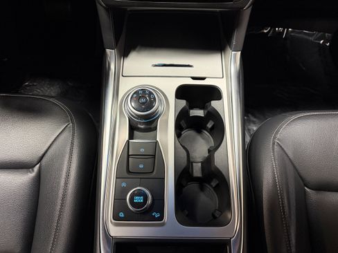 Certified 2020 Ford Explorer XLT w/ Equipment Group 202A image 25