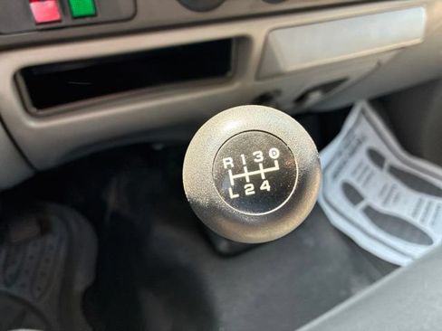Used 2005 Ford F250 XL RWD image 24