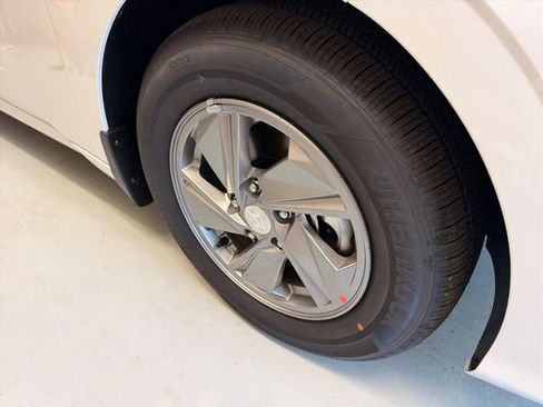 New 2026 Hyundai Elantra SE FWD image 6