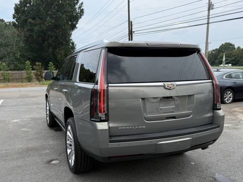 Used 2017 Cadillac Escalade Platinum AWD/4WD image 5