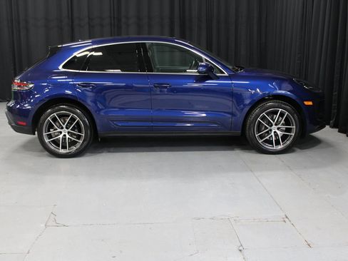 Certified 2025 Porsche Macan AWD/4WD image 9
