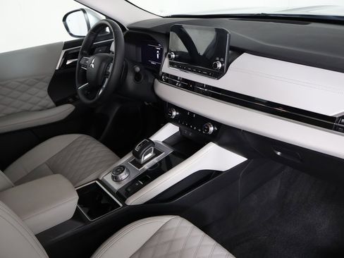 Used 2023 Mitsubishi Outlander SEL image 31