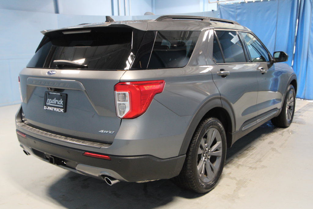 Used 2023 Ford Explorer XLT w/ Equipment Group 202A AWD/4WD image 35