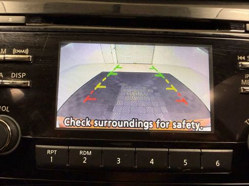 Used 2017 Nissan Rogue SV FWD image 20