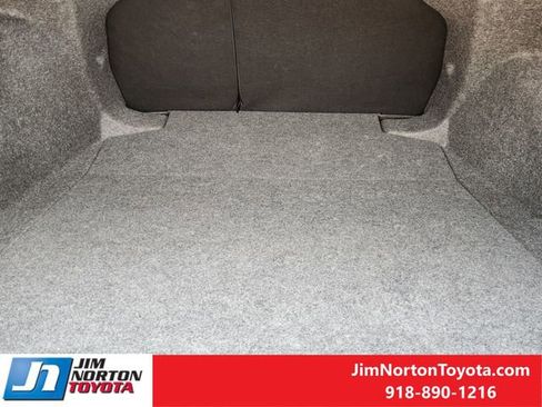 Used 2025 Toyota Corolla LE image 31