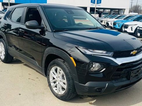 Used 2023 Chevrolet TrailBlazer LS image 1