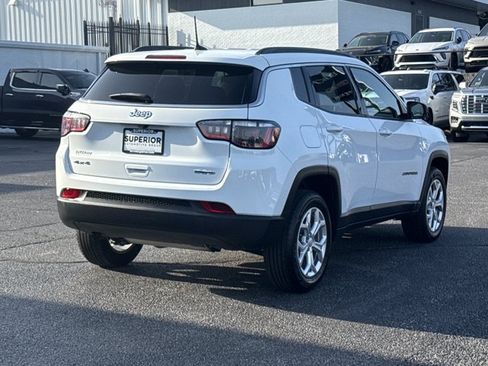 Used 2024 Jeep Compass Latitude AWD/4WD image 2