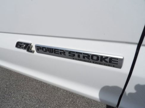 Used 2022 Ford F350 Platinum AWD/4WD image 9