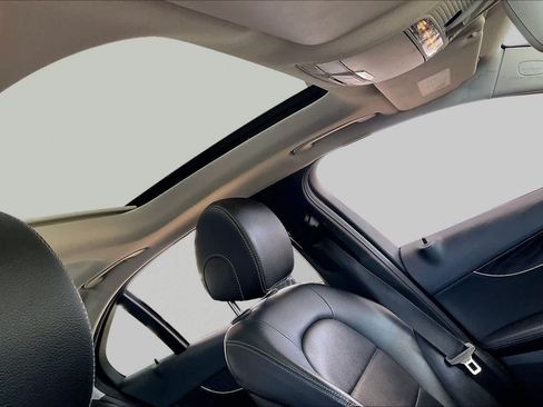 Used 2017 Mercedes-Benz C 300 Sedan image 14