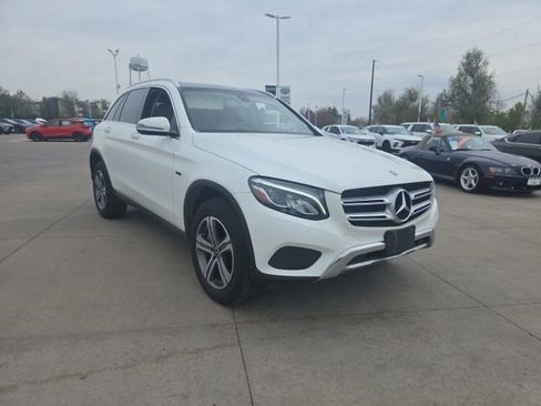 Used 2019 Mercedes-Benz GLC 350e 4MATIC image 3