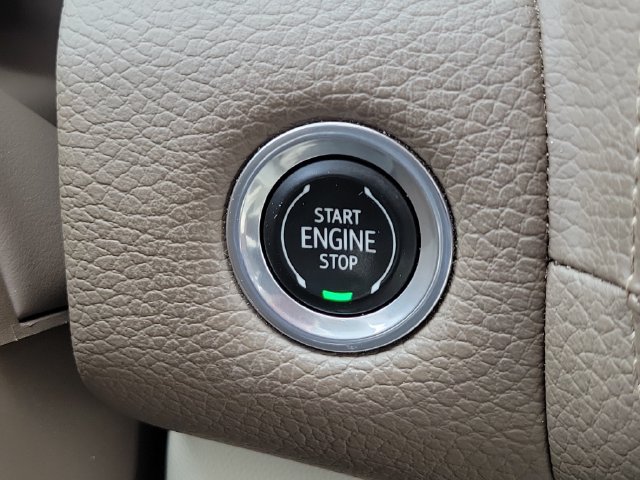 Used 2023 GMC Yukon XL Denali AWD/4WD image 16