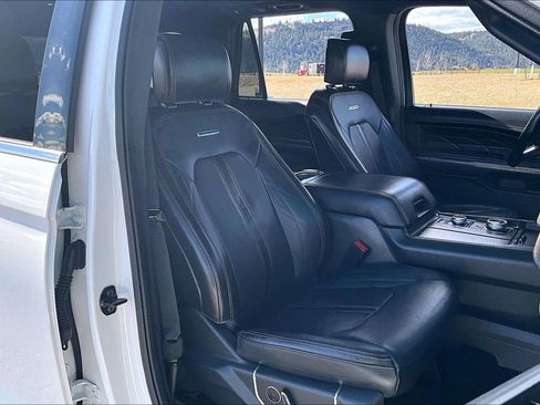 Used 2022 Ford Expedition Platinum AWD/4WD image 7