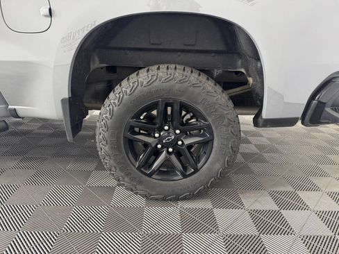 Used 2024 Chevrolet Silverado 1500 LT Trail Boss w/ Convenience Package II AWD/4WD image 13