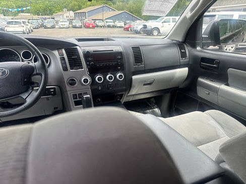 Used 2012 Toyota Sequoia SR5 AWD/4WD image 33