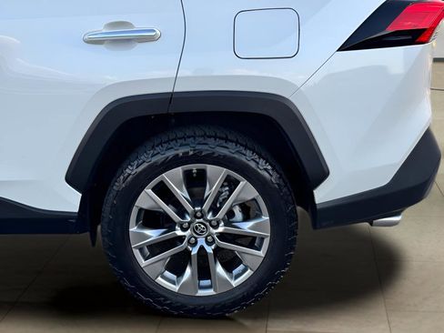 Used 2019 Toyota RAV4 Limited w/ Advanced Technology Package AWD/4WD image 38