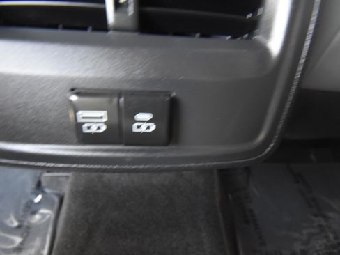 Used 2022 Toyota Avalon XLE w/ Carpet Mat Package (TMS) FWD image 11