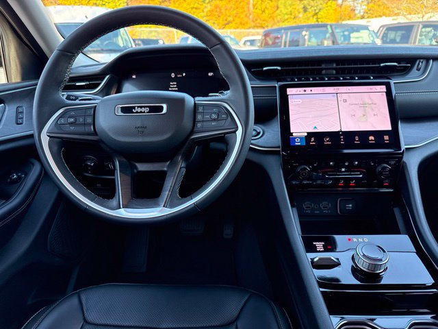 Used 2023 Jeep Grand Cherokee L Limited w/ Luxury Tech Group II AWD/4WD image 20
