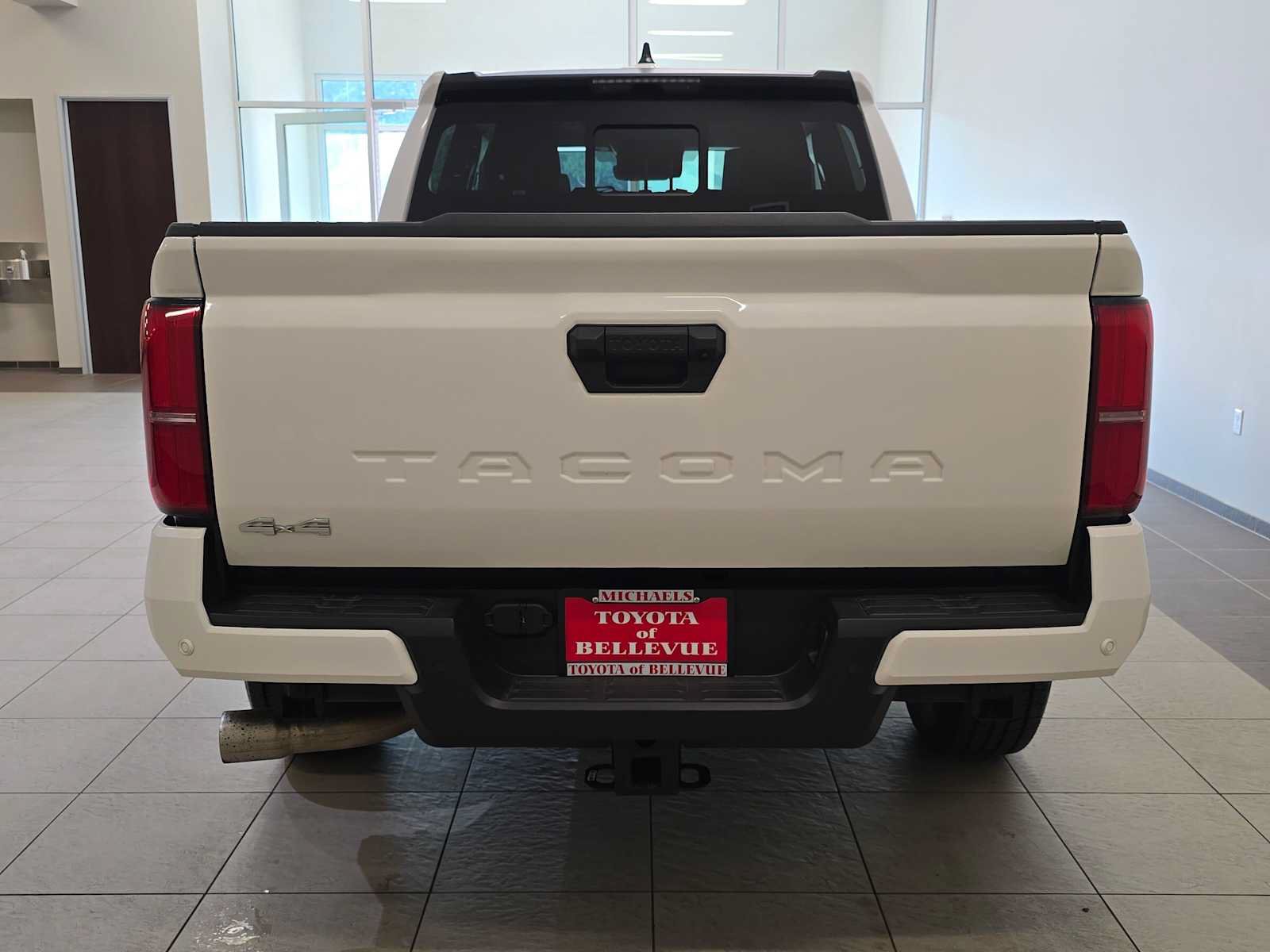 Certified 2025 Toyota Tacoma SR5 w/ SR5 Upgrade Package AWD/4WD image 5