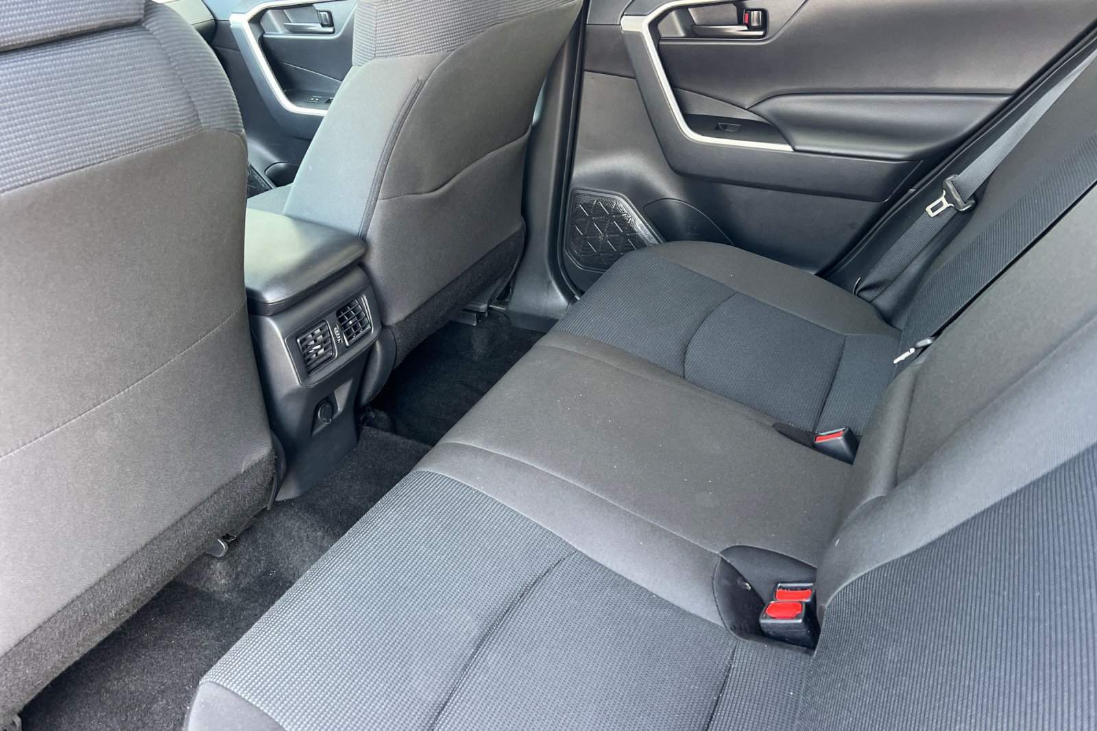 Certified 2025 Toyota RAV4 LE AWD/4WD image 12