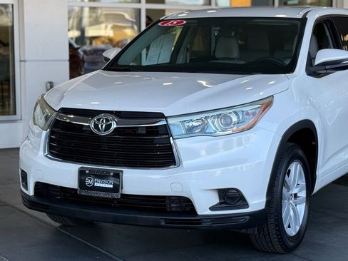 Used 2015 Toyota Highlander LE image 3