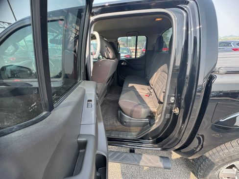 Used 2012 Nissan Frontier PRO-4X AWD/4WD image 5