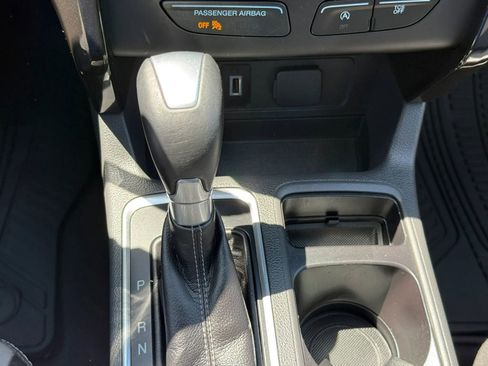 Used 2017 Ford Escape SE w/ Equipment Group 201A AWD/4WD image 34