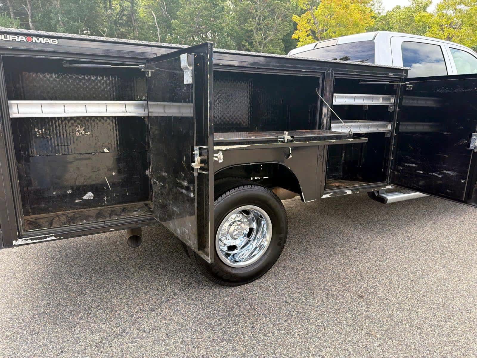 Used 2022 RAM 3500 Tradesman w/ Chrome Appearance Group AWD/4WD image 9