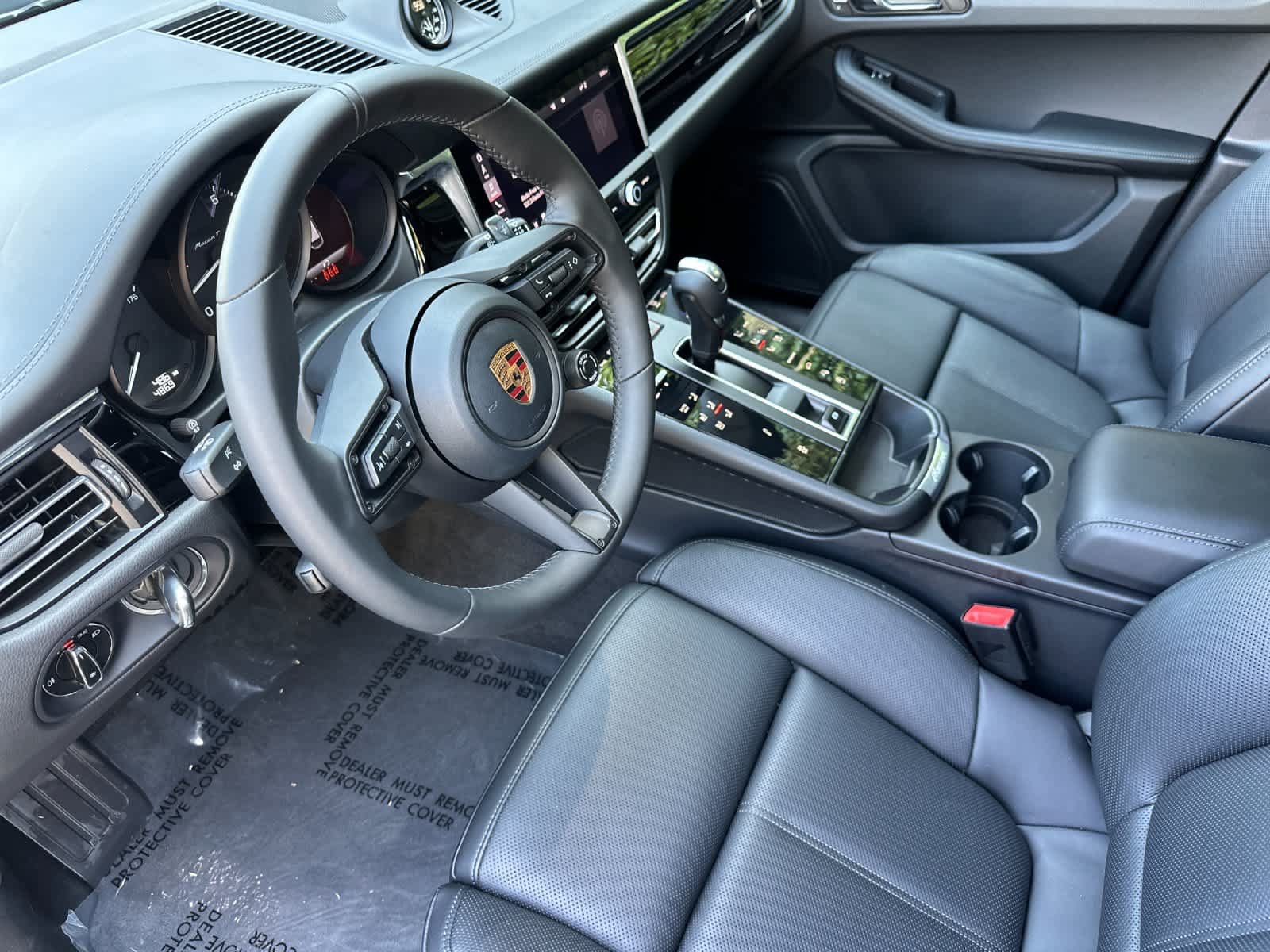 Used 2026 Porsche Macan Turbo AWD/4WD image 4