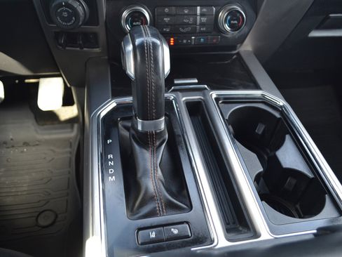 Used 2018 Ford F150 Platinum w/ Equipment Group 701A Luxury image 16