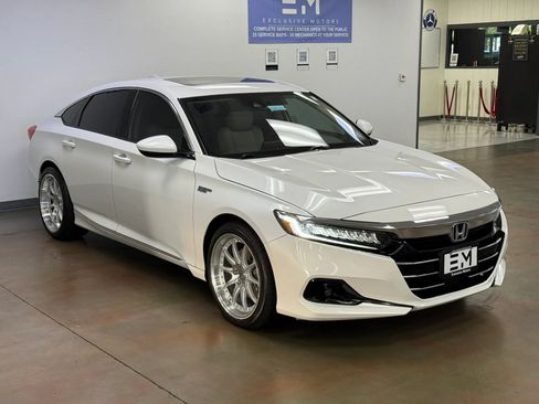 Used 2021 Honda Accord EX image 2